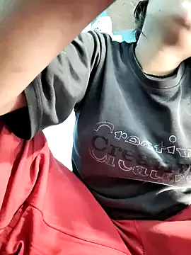 roouse – webcam model profile photo Image 5