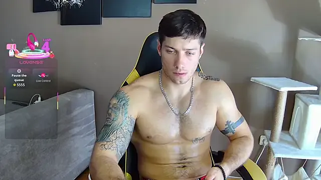 roouse – webcam model profile photo Image 13