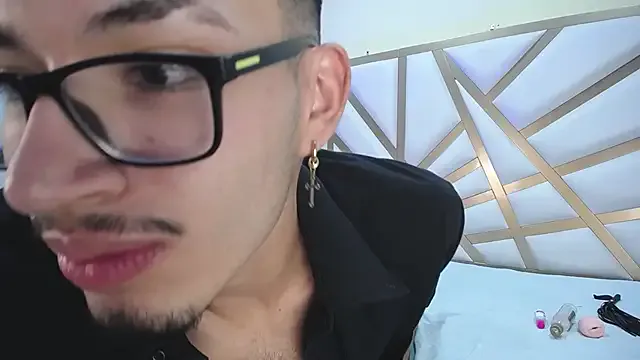 NANA_7 – webcam model profile photo Image 4