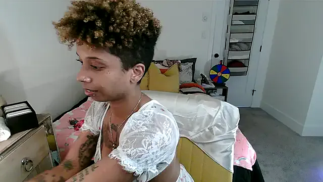 NANA_7 – webcam model profile photo Image 3