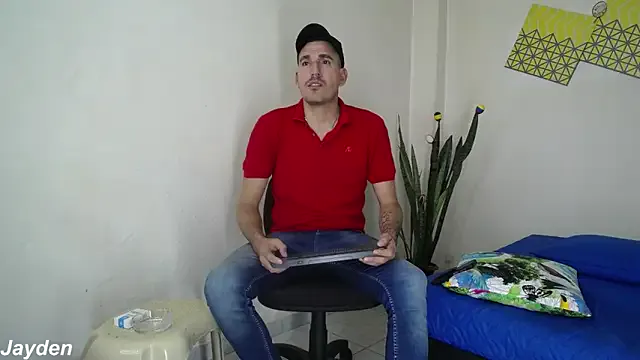 Yui-Ch – webcam model profile photo Image 14