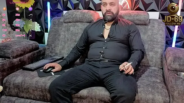  – webcam model profile photo Image 7