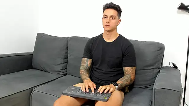 MaxiDoctor1 – webcam model profile photo Image 18