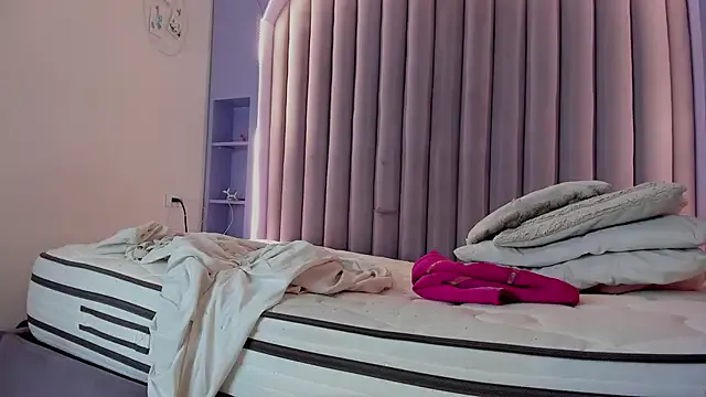 ValeryRouge – webcam model profile photo Image 4