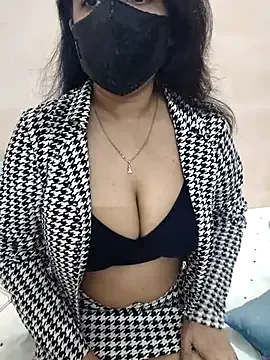 Awesomelusty – webcam model profile photo Image 10