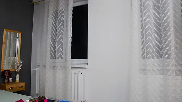 roouse – webcam model profile photo Image 19