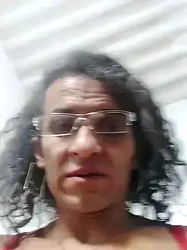 roouse – webcam model profile photo Image 15