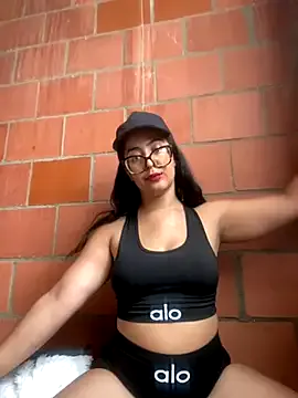 NANA_7 – webcam model profile photo Image 2