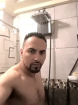  – webcam model profile photo Image 9
