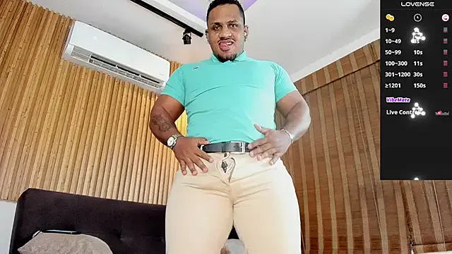 roouse – webcam model profile photo Image 11