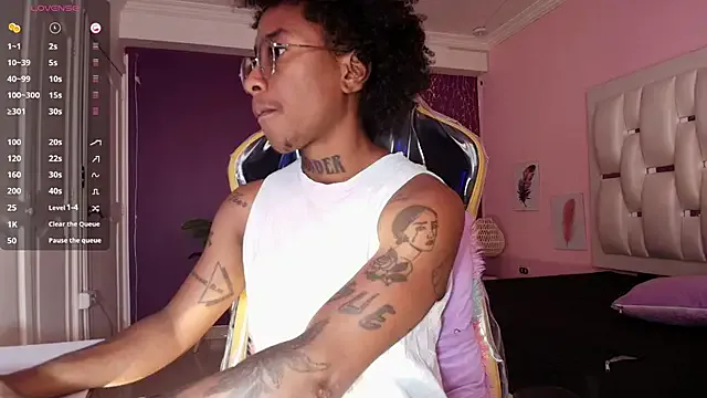 NANA_7 – webcam model profile photo Image 6