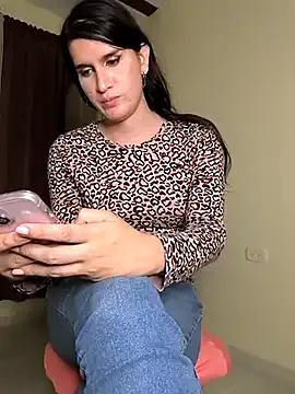 – webcam model profile photo Image 19