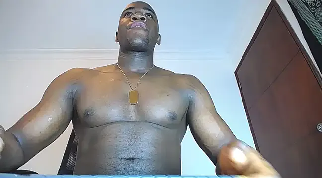 roouse – webcam model profile photo Image 3