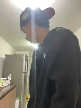 roouse – webcam model profile photo Image 2