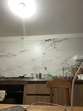 roouse – webcam model profile photo Image 3