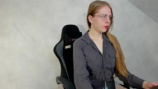 Scarlett – webcam model profile photo Image 3
