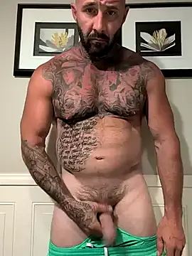 roouse – webcam model profile photo Image 12