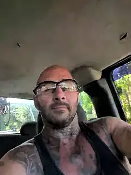 roouse – webcam model profile photo Image 6