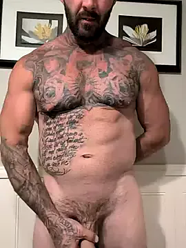 roouse – webcam model profile photo Image 9