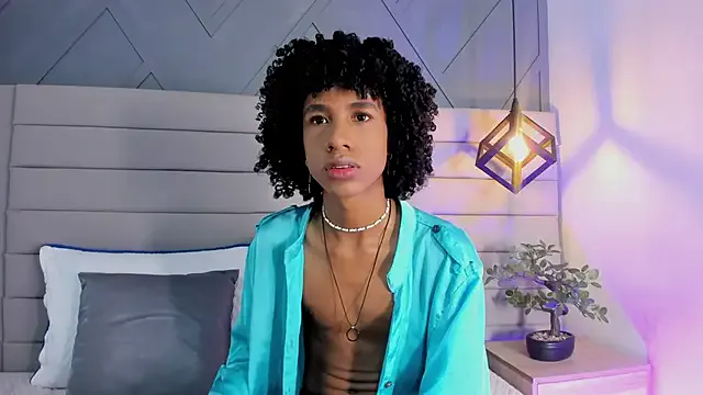  – webcam model profile photo Image 3