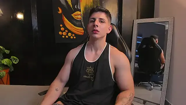  – webcam model profile photo Image 9