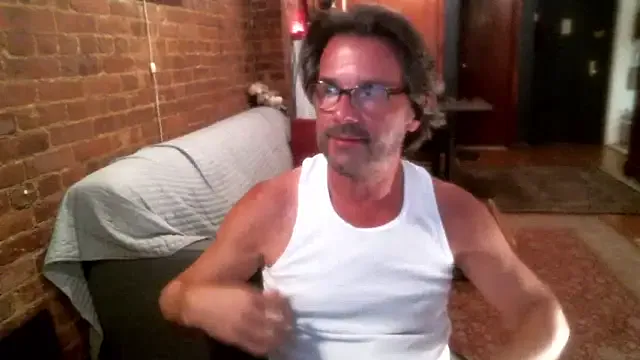 roouse – webcam model profile photo Image 9