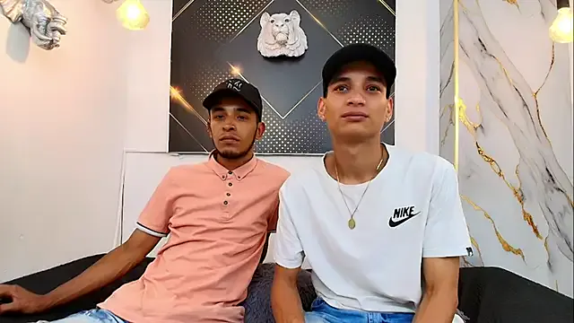 roouse – webcam model profile photo Image 3