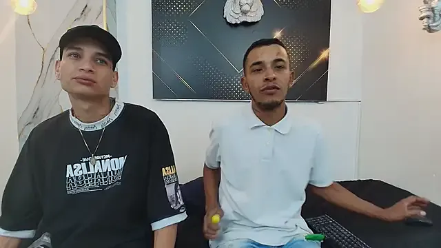 roouse – webcam model profile photo Image 9