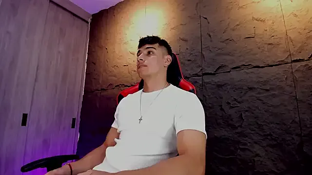 FragrantWind5 – webcam model profile photo Image 11