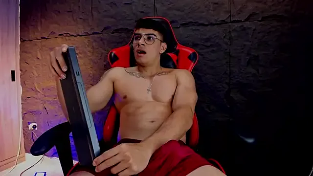 FragrantWind5 – webcam model profile photo Image 13