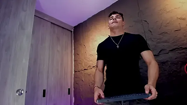 FragrantWind5 – webcam model profile photo Image 7