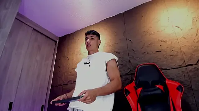 FragrantWind5 – webcam model profile photo Image 9