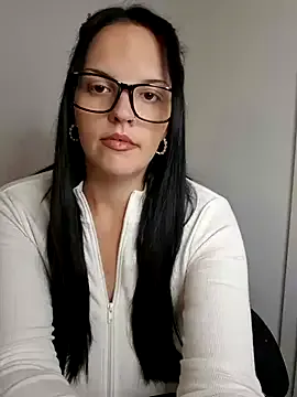 roouse – webcam model profile photo Image 8
