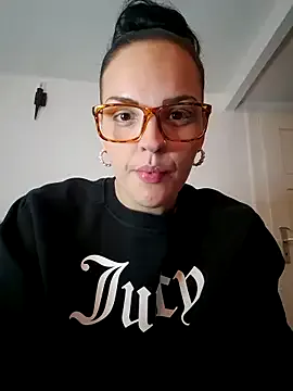 Humsafar-HDX-13 – webcam model profile photo Image 15