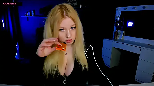 juli_kisss Image 6