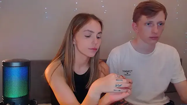 roouse – webcam model profile photo Image 2