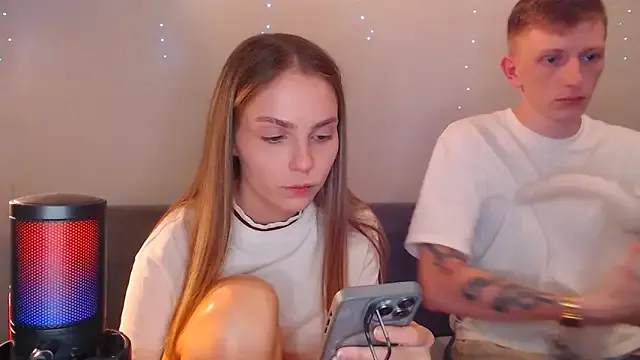 roouse – webcam model profile photo Image 3