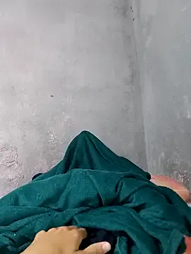 _Alicee_1 – webcam model profile photo Image 10