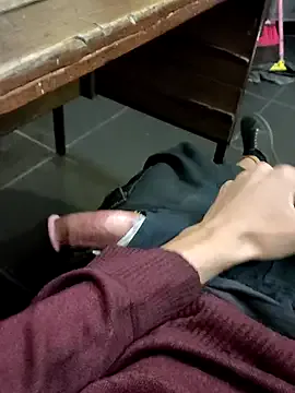 _Alicee_1 – webcam model profile photo Image 6