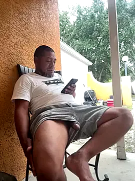roouse – webcam model profile photo Image 18
