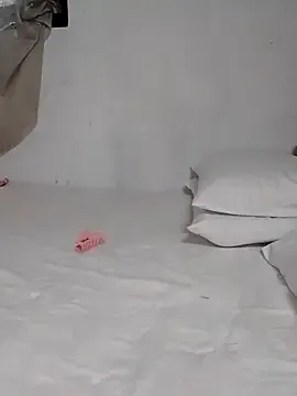 PumaShyXD – webcam model profile photo Image 3