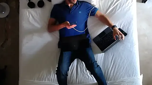 roouse – webcam model profile photo Image 2