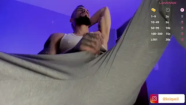 roouse – webcam model profile photo Image 9