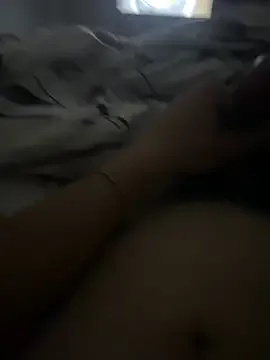 roouse – webcam model profile photo Image 6