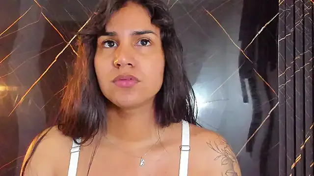  – webcam model profile photo Image 11