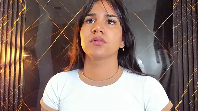 – webcam model profile photo Image 13