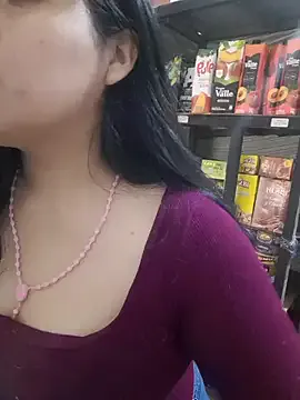 maataaan – webcam model profile photo Image 11