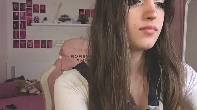 RollDolls – webcam model profile photo Image 12