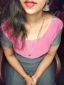 AliceRusso – webcam model profile photo Image 2