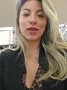hina_porn – webcam model profile photo Image 10